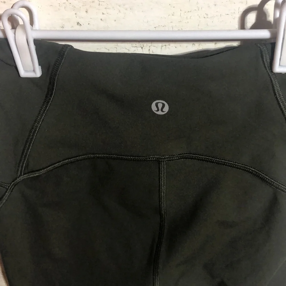 Lululemon Athletica olive green/army green Capri leggings size 4 workout pants - Picture 8 of 10